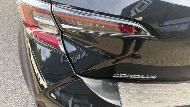 Toyota Corolla 1.8 VVT-i Hybrid Icon Tech 5dr CVT Hybrid Hatchback